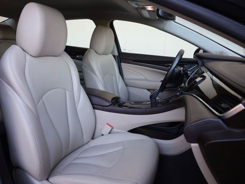 Used 2017 Buick LaCrosse Preferred FWD image 28