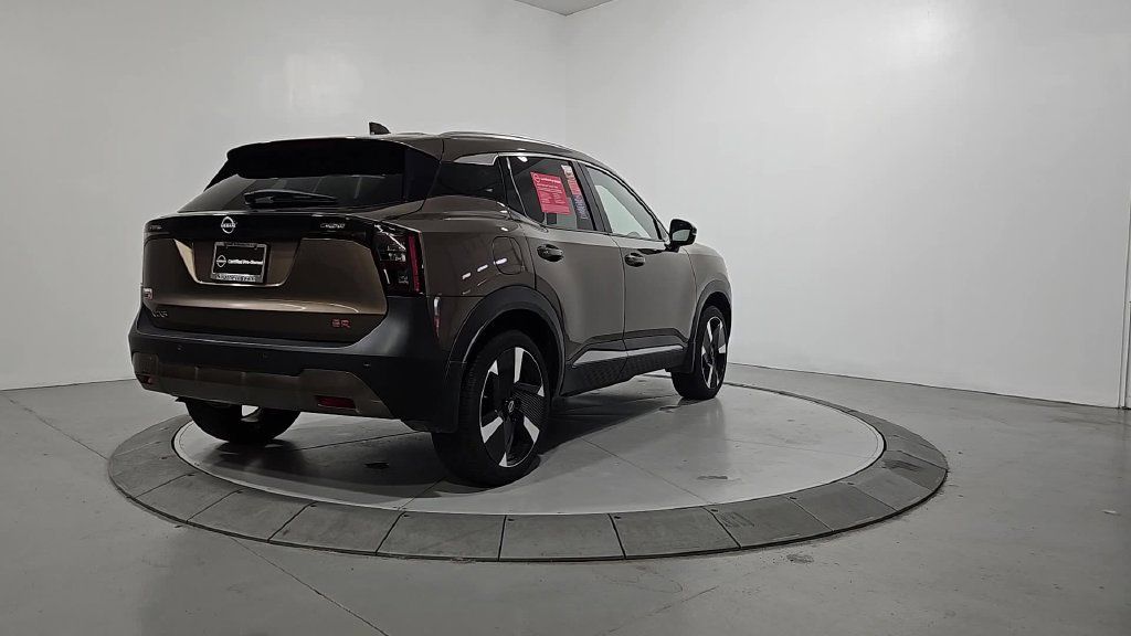 Certified 2025 Nissan Kicks SR FWD image 6