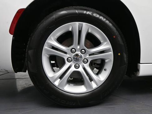 Used 2023 Dodge Charger SXT image 33