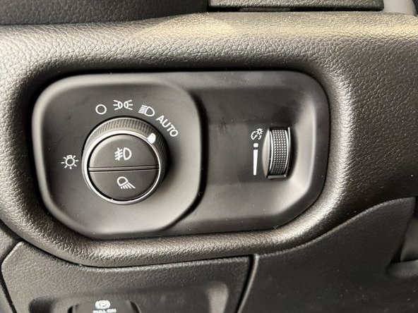 New 2026 RAM 1500 Express AWD/4WD image 15