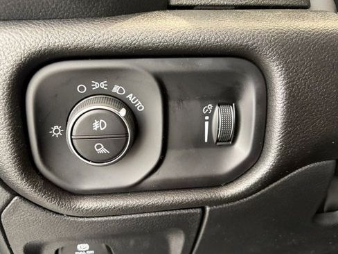 New 2026 RAM 1500 Express AWD/4WD image 15