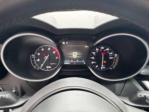 Used 2023 Alfa Romeo Stelvio Sprint AWD/4WD image 41