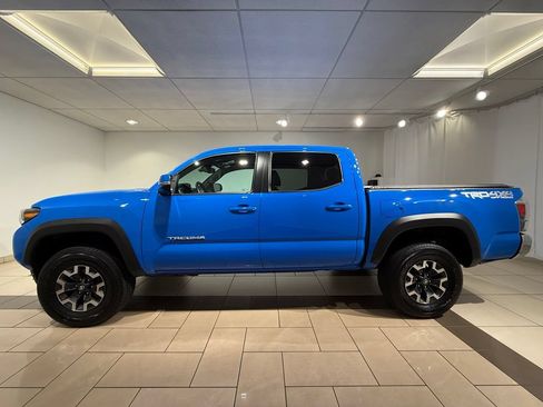 Used 2021 Toyota Tacoma TRD Off-Road AWD/4WD image 2