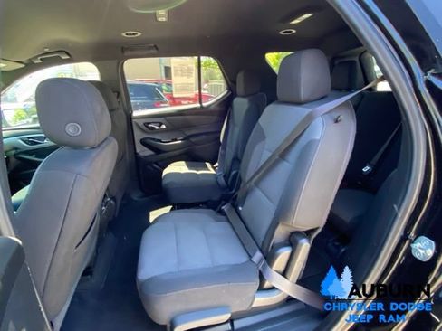 Used 2023 Chevrolet Traverse LT FWD image 27