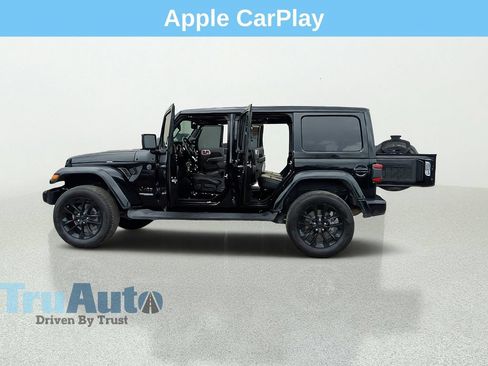 Used 2020 Jeep Wrangler Unlimited Sahara AWD/4WD image 14