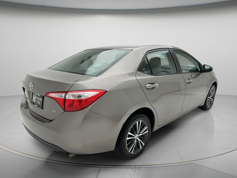 Used 2016 Toyota Corolla LE FWD image 3