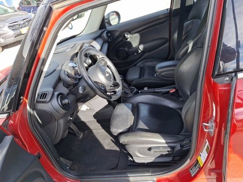 Used 2015 MINI Cooper 4-Door Hardtop image 2