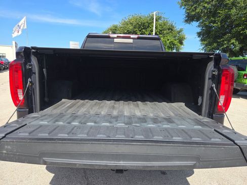 Used 2022 GMC Sierra 1500 AT4 w/ AT4 Preferred Package AWD/4WD image 21