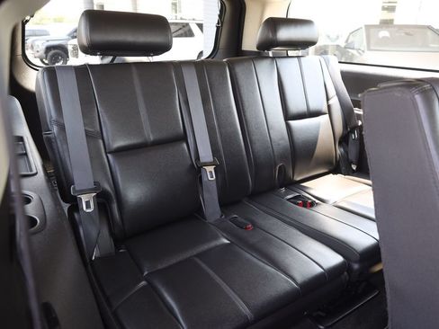 Used 2014 Chevrolet Suburban LT AWD/4WD image 19