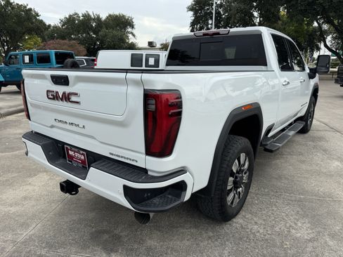 Used 2025 GMC Sierra 2500 Denali AWD/4WD image 6