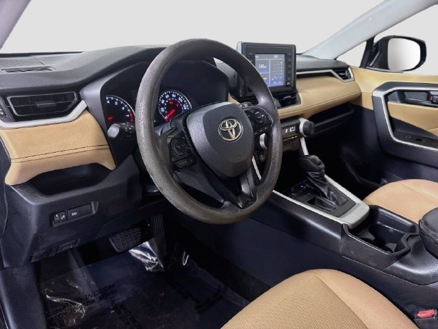Used 2019 Toyota RAV4 LE FWD image 21