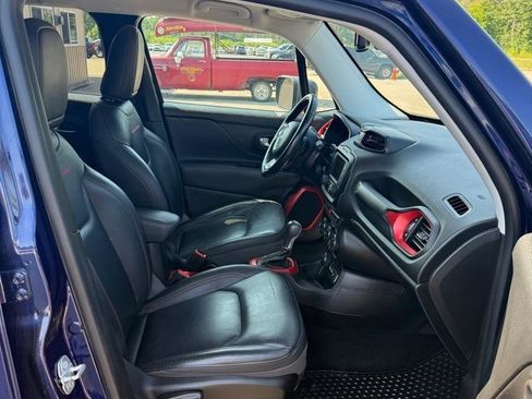 Used 2017 Jeep Renegade Trailhawk w/ Premium Trailhawk Package AWD/4WD image 16