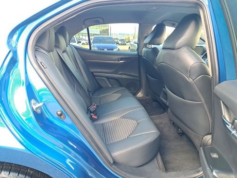 Used 2019 Toyota Camry L image 15