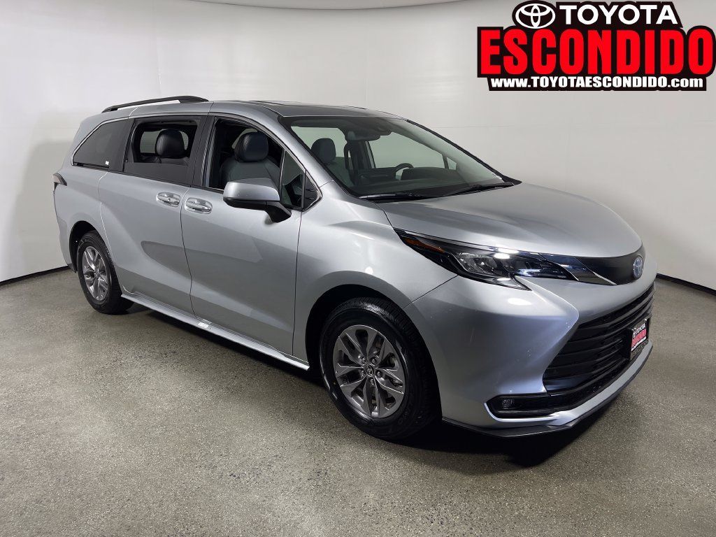 Certified 2025 Toyota Sienna XLE FWD 360° Tour