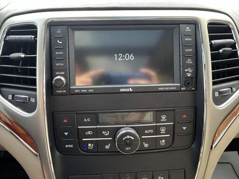 Used 2011 Jeep Grand Cherokee Overland AWD/4WD image 23