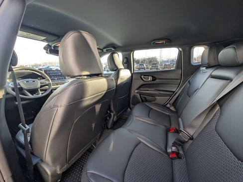 New 2026 Jeep Compass Latitude image 15