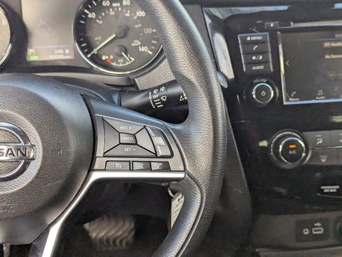Used 2020 Nissan Rogue S image 23