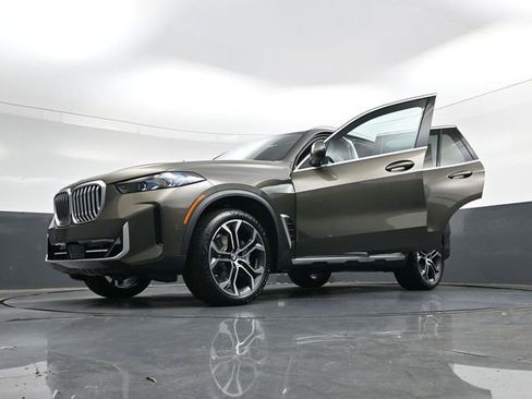 New 2026 BMW X5 sDrive40i image 42