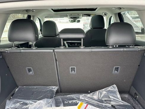 New 2026 Volkswagen Tiguan SE image 19