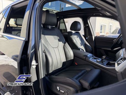 Used 2022 BMW X5 xDrive45e image 12