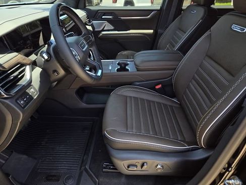 New 2026 GMC Acadia Denali Ultimate w/ LPO, Floor Liner Package AWD/4WD image 25