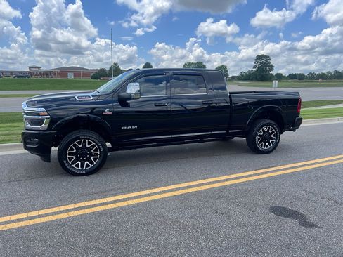 Certified 2025 RAM 2500 Limited AWD/4WD image 9