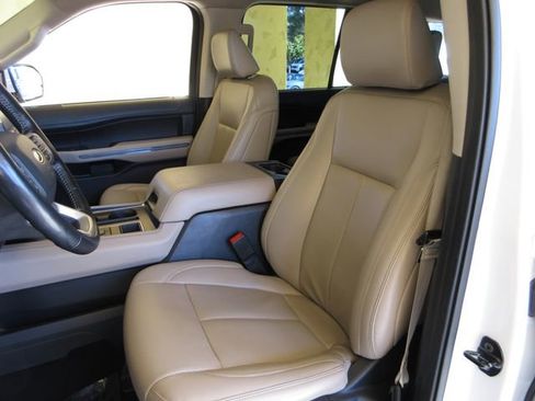 Certified 2024 Ford Expedition Max XLT image 11