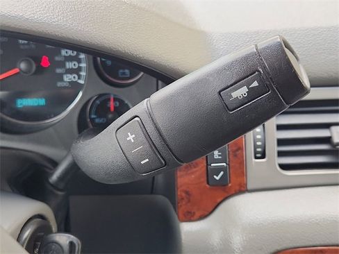 Used 2014 Chevrolet Suburban LT w/ Luxury Package image 14