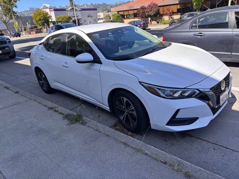 Used 2022 Nissan Sentra SV FWD image 1