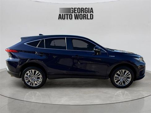 Used 2021 Toyota Venza Limited image 7
