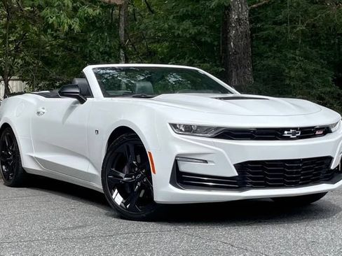 Used 2023 Chevrolet Camaro SS RWD image 17