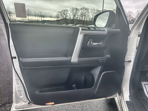 Used 2023 Toyota 4Runner Limited image 23