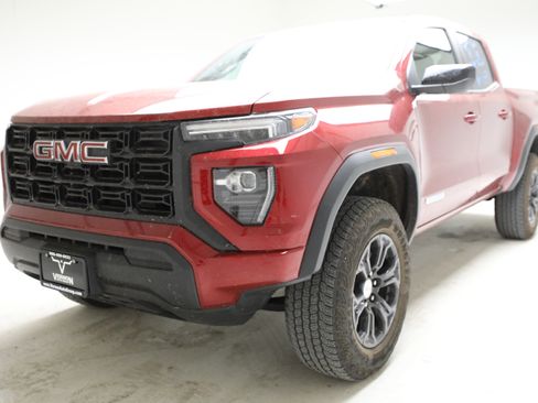 Used 2024 GMC Canyon Elevation image 1