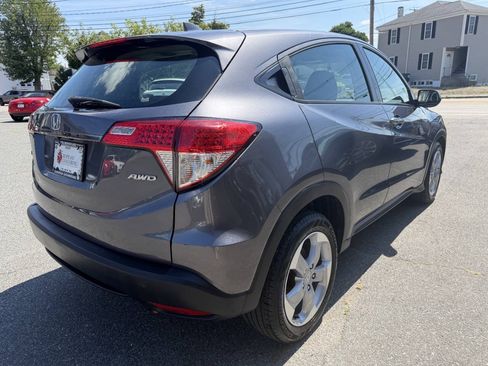 Used 2020 Honda HR-V LX image 7