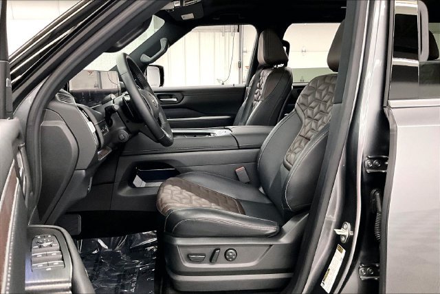 Used 2025 Nissan Armada Platinum AWD/4WD image 25
