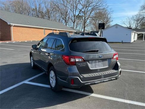 Used 2018 Subaru Outback 2.5i Premium image 3