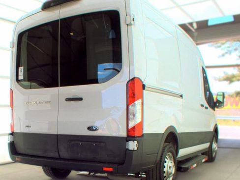 Used 2022 Ford Transit 250 Medium Roof AWD image 3