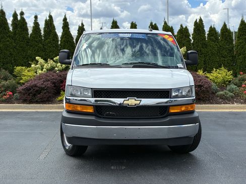 Used 2025 Chevrolet Express 3500 LT w/ LT Preferred Equipment Group RWD image 5