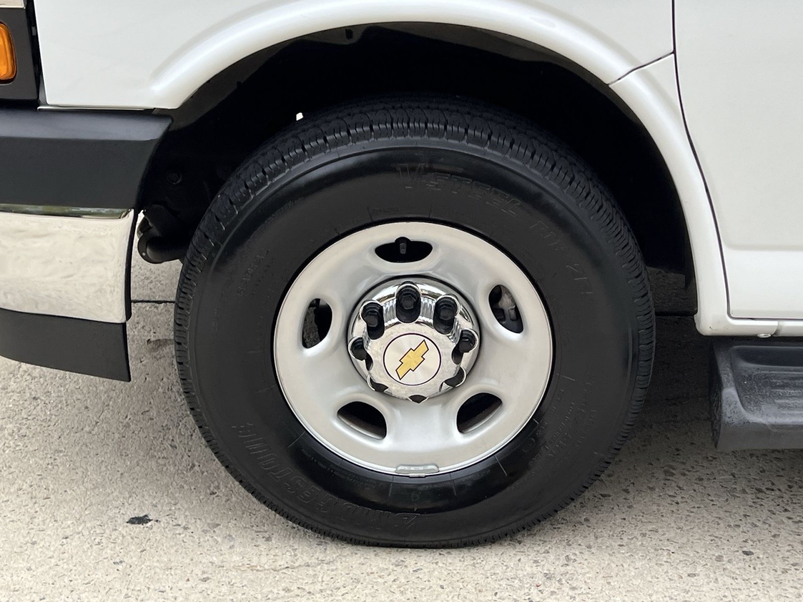 Used 2025 Chevrolet Express 3500 LT w/ LT Preferred Equipment Group RWD image 17