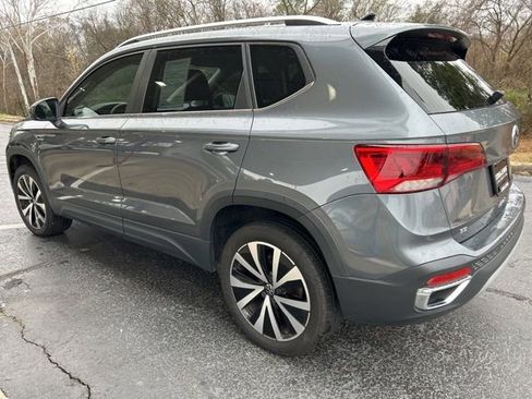 Used 2023 Volkswagen Taos SE image 11