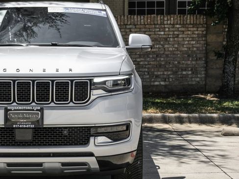 Used 2022 Jeep Wagoneer Series II w/ Premium Group I AWD/4WD image 65