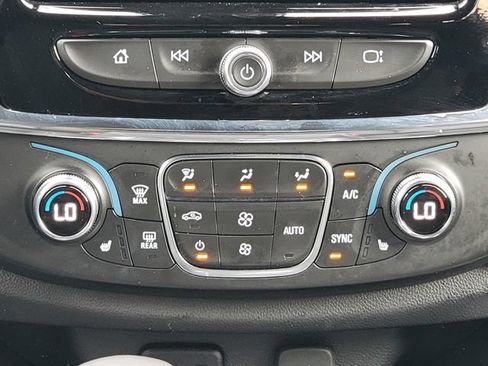 Used 2023 Chevrolet Traverse LT w/ LPO, Floor Liner Package FWD image 30