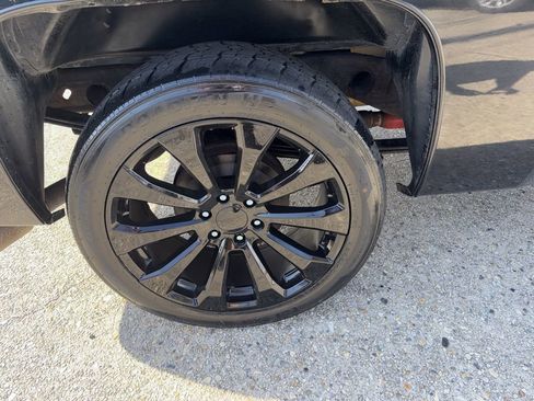 Used 2010 Chevrolet Silverado 1500 LTZ image 18