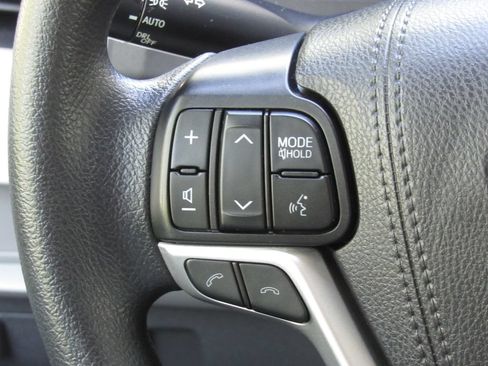 Certified 2020 Toyota Sienna L FWD image 22