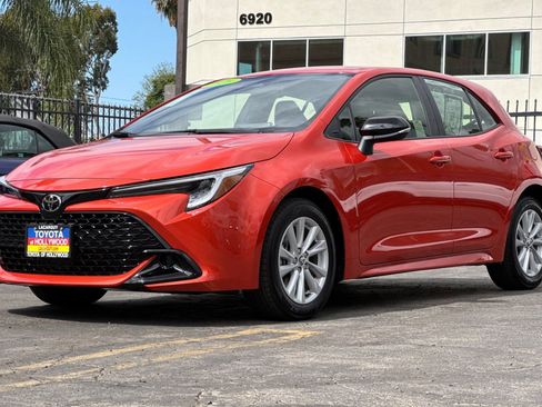 Used 2026 Toyota Corolla SE FWD image 8