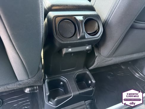 Used 2023 Jeep Wrangler Unlimited Sport AWD/4WD image 13
