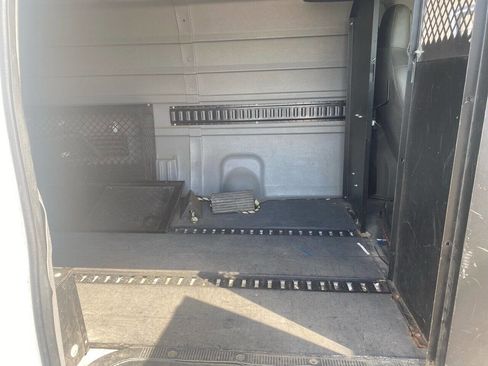 Used 2011 Ford E-350 and Econoline 350 Extended Super Duty image 16