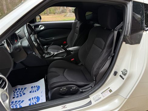 Used 2020 Nissan 370Z Coupe image 42