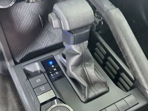Certified 2025 Toyota 4Runner SR5 AWD/4WD image 18