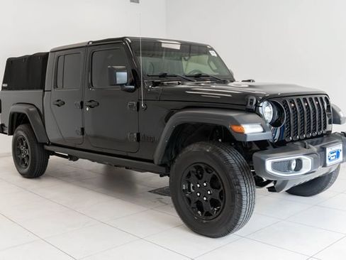 Used 2023 Jeep Gladiator Sport w/ Trailer Tow Package AWD/4WD image 7